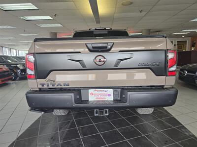 2024 Nissan Titan PRO-4X 4DR CREWCAB 4X4 - Photo 5 - Hamilton, OH 45015