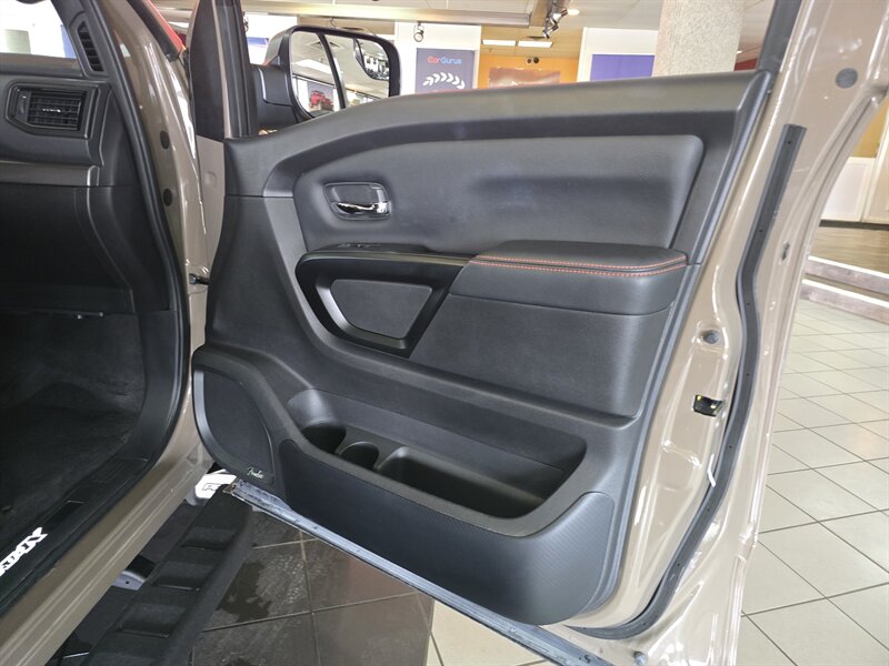 2024 Nissan Titan PRO-4X 4DR CREWCAB 4X4 - Photo 13 - Hamilton, OH 45015