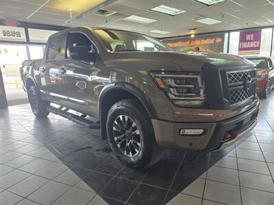 2024 Nissan Titan PRO-4X 4DR CREWCAB 4X4 - Photo 3 - Hamilton, OH 45015