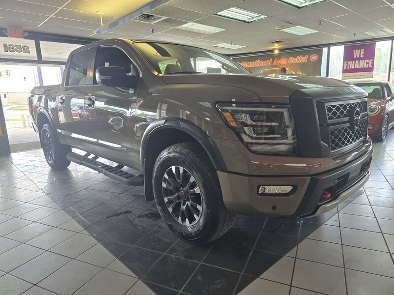 2024 Nissan Titan PRO-4X 4DR CREWCAB 4X4 - Photo 3 - Hamilton, OH 45015