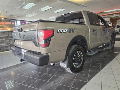 2024 Nissan Titan PRO-4X 4DR CREWCAB 4X4 - Photo 4 - Hamilton, OH 45015