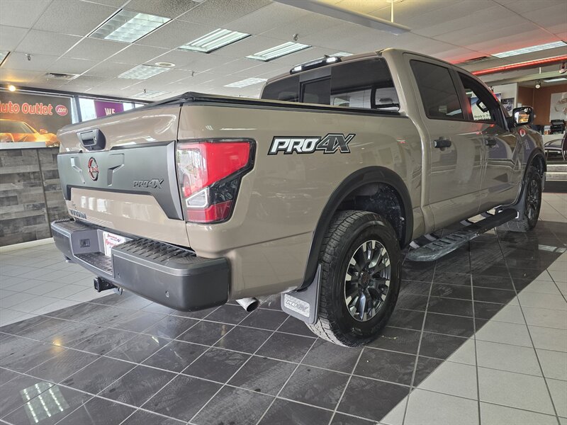2024 Nissan Titan PRO-4X 4DR CREWCAB 4X4 - Photo 4 - Hamilton, OH 45015