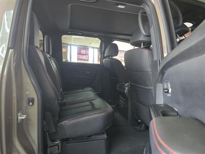 2024 Nissan Titan PRO-4X 4DR CREWCAB 4X4 - Photo 18 - Hamilton, OH 45015