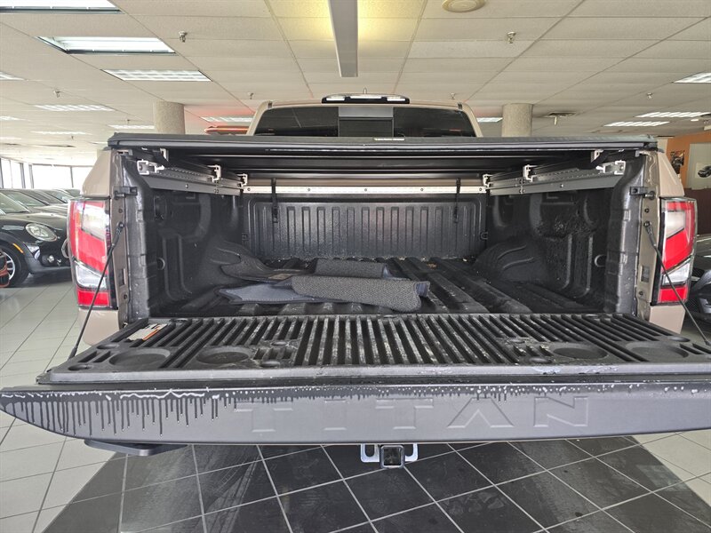 2024 Nissan Titan PRO-4X 4DR CREWCAB 4X4 - Photo 33 - Hamilton, OH 45015