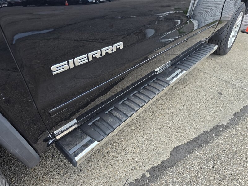 2017 GMC Sierra 1500 SLE 4DR EXTENDED CAB 4X4 - Photo 30 - Hamilton, OH 45015