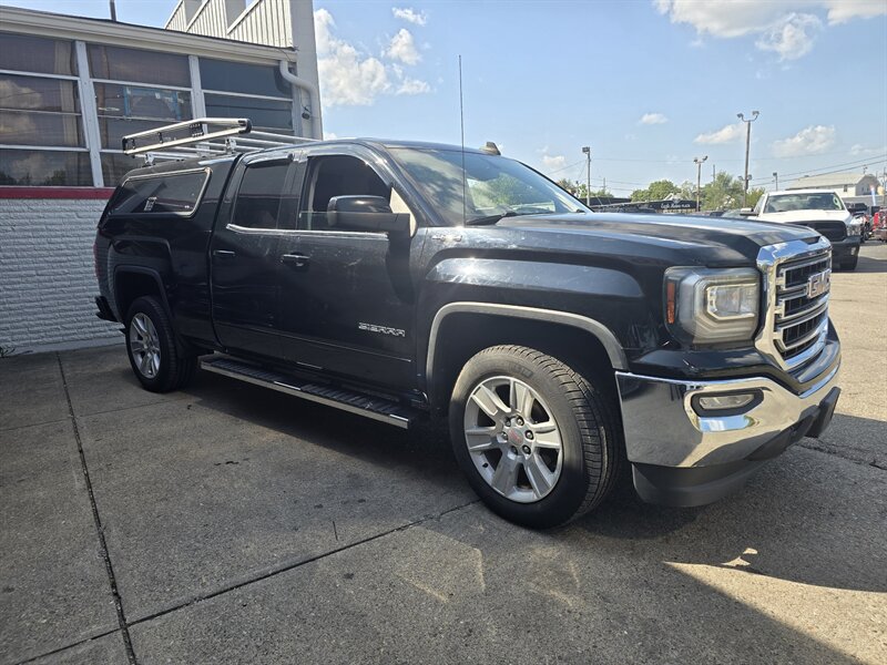 2017 GMC Sierra 1500 SLE 4DR EXTENDED CAB 4X4 - Photo 4 - Hamilton, OH 45015