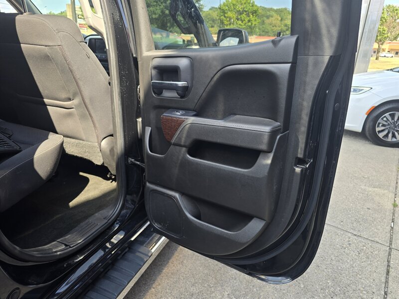 2017 GMC Sierra 1500 SLE 4DR EXTENDED CAB 4X4 - Photo 16 - Hamilton, OH 45015