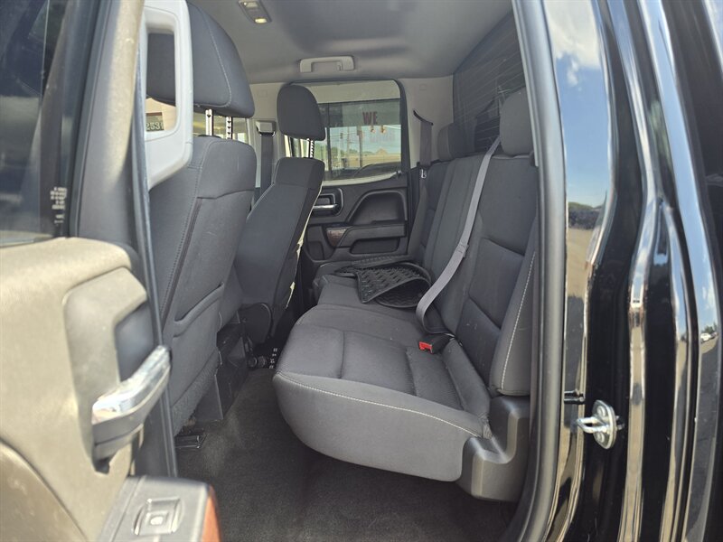 2017 GMC Sierra 1500 SLE 4DR EXTENDED CAB 4X4 - Photo 12 - Hamilton, OH 45015