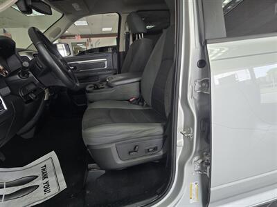 2016 RAM 1500 Big Horn/QUAD CAB/4X4   - Photo 10 - Hamilton, OH 45015