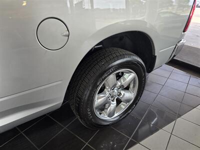 2016 RAM 1500 Big Horn/QUAD CAB/4X4   - Photo 41 - Hamilton, OH 45015