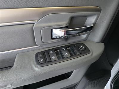 2016 RAM 1500 Big Horn/QUAD CAB/4X4   - Photo 18 - Hamilton, OH 45015