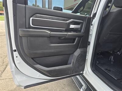 2024 RAM 3500 Big Horn/CREW CAB/4X4/DIESEL   - Photo 11 - Hamilton, OH 45015