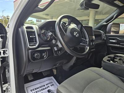 2024 RAM 3500 Big Horn/CREW CAB/4X4/DIESEL   - Photo 9 - Hamilton, OH 45015
