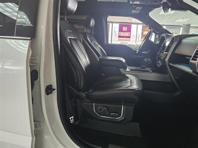 2017 Ford F-150 Platinum 4DR SUPER CREW 4X4   - Photo 13 - Hamilton, OH 45015