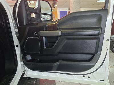 2017 Ford F-150 Platinum 4DR SUPER CREW 4X4   - Photo 11 - Hamilton, OH 45015