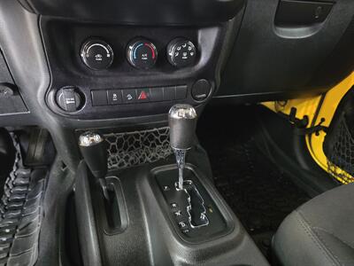 2015 Jeep Wrangler Sport 4DR SUV 4X4 - Photo 12 - Hamilton, OH 45015