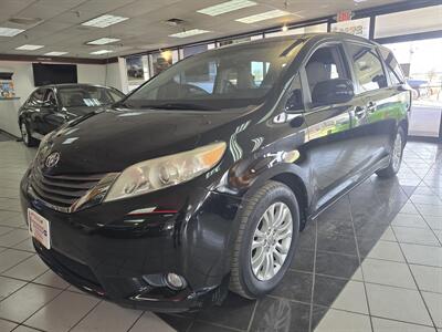 2012 Toyota Sienna XLE 8-Passenger 4DR MINI-VAN   - Photo 1 - Hamilton, OH 45015