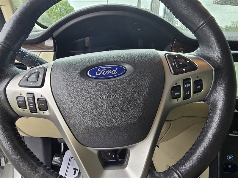 2018 Ford Flex Limited 4DR CROSSOVER AWD - Photo 37 - Hamilton, OH 45015