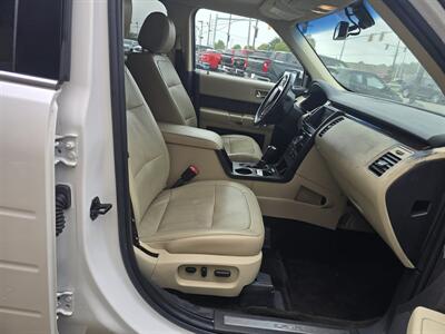 2018 Ford Flex Limited 4DR CROSSOVER AWD - Photo 16 - Hamilton, OH 45015