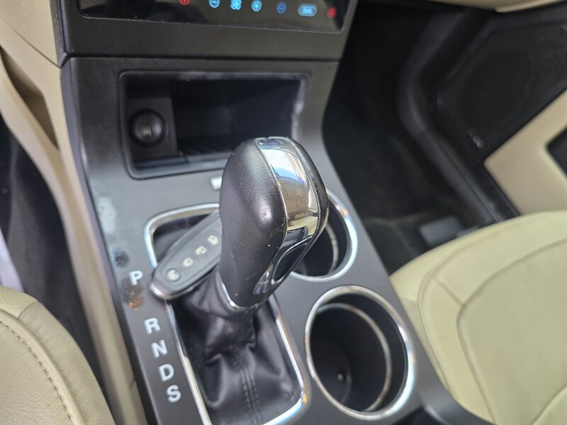 2018 Ford Flex Limited 4DR CROSSOVER AWD - Photo 28 - Hamilton, OH 45015