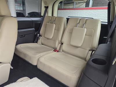 2018 Ford Flex Limited 4DR CROSSOVER AWD - Photo 12 - Hamilton, OH 45015