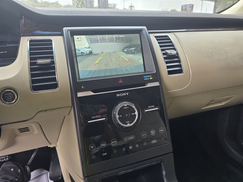 2018 Ford Flex Limited 4DR CROSSOVER AWD - Photo 27 - Hamilton, OH 45015
