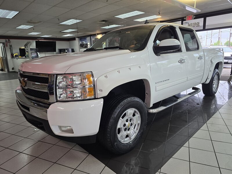 2011 Chevrolet Silverado 1500 LTZ CREW CAB 4X4   - Photo 1 - Hamilton, OH 45015