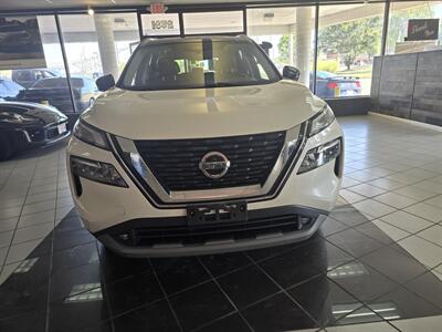 2021 Nissan Rogue SL - Photo 2 - Hamilton, OH 45015