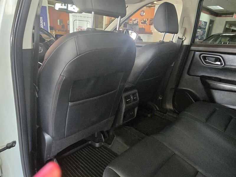 2021 Nissan Rogue SL - Photo 12 - Hamilton, OH 45015