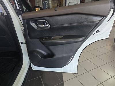 2021 Nissan Rogue SL - Photo 17 - Hamilton, OH 45015
