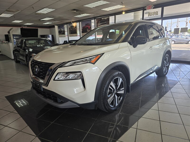 2021 Nissan Rogue SL   - Photo 1 - Hamilton, OH 45015