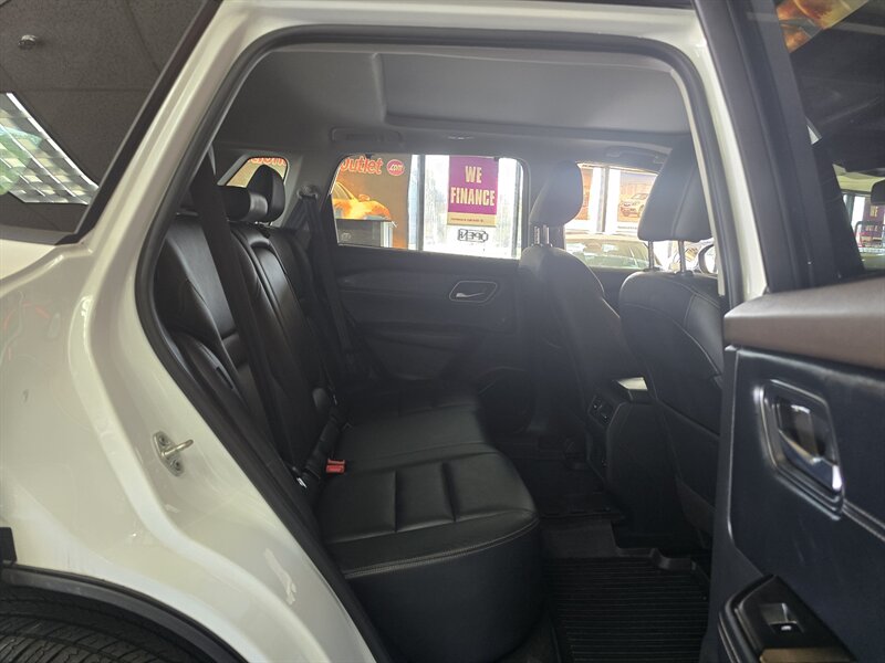2021 Nissan Rogue SL - Photo 19 - Hamilton, OH 45015
