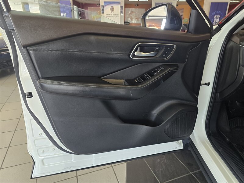 2021 Nissan Rogue SL - Photo 7 - Hamilton, OH 45015