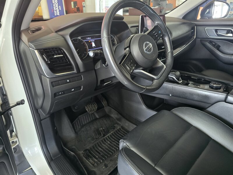 2021 Nissan Rogue SL - Photo 8 - Hamilton, OH 45015