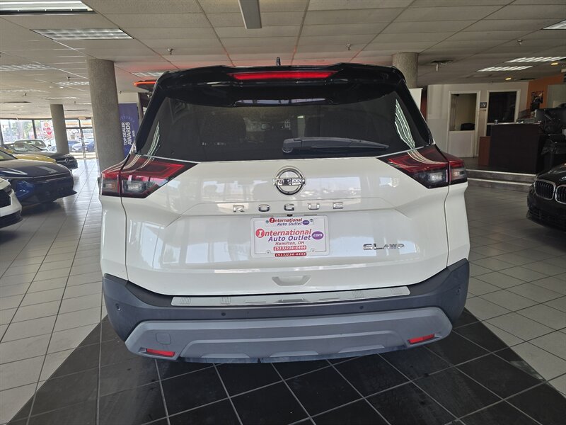 2021 Nissan Rogue SL - Photo 5 - Hamilton, OH 45015