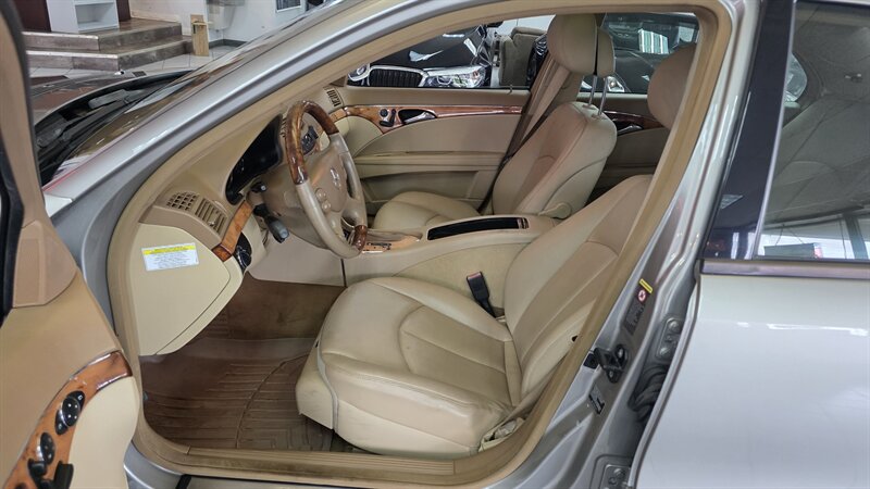 2008 Mercedes-Benz E 350 4MATIC 4DR SEDAN AWD - Photo 9 - Hamilton, OH 45015