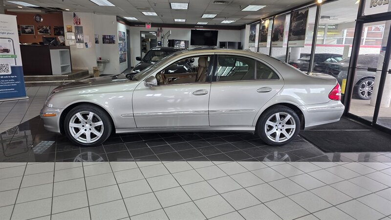 2008 Mercedes-Benz E 350 4MATIC 4DR SEDAN AWD - Photo 2 - Hamilton, OH 45015