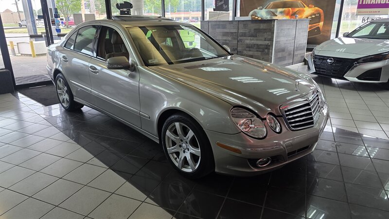 2008 Mercedes-Benz E 350 4MATIC 4DR SEDAN AWD - Photo 4 - Hamilton, OH 45015