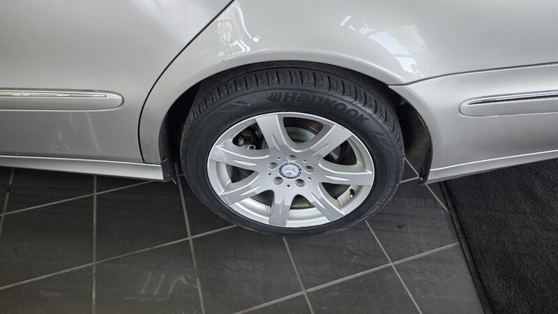 2008 Mercedes-Benz E 350 4MATIC 4DR SEDAN AWD - Photo 28 - Hamilton, OH 45015