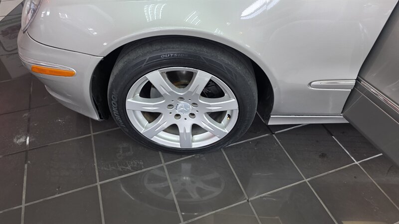 2008 Mercedes-Benz E 350 4MATIC 4DR SEDAN AWD - Photo 29 - Hamilton, OH 45015
