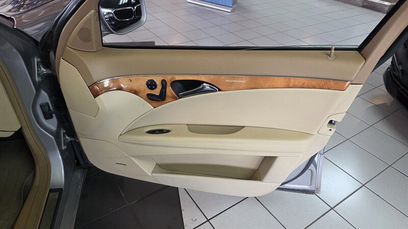 2008 Mercedes-Benz E 350 4MATIC 4DR SEDAN AWD - Photo 26 - Hamilton, OH 45015