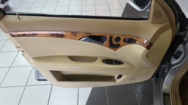 2008 Mercedes-Benz E 350 4MATIC 4DR SEDAN AWD - Photo 18 - Hamilton, OH 45015