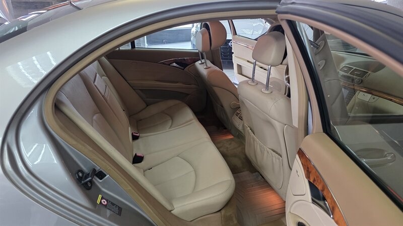2008 Mercedes-Benz E 350 4MATIC 4DR SEDAN AWD - Photo 21 - Hamilton, OH 45015