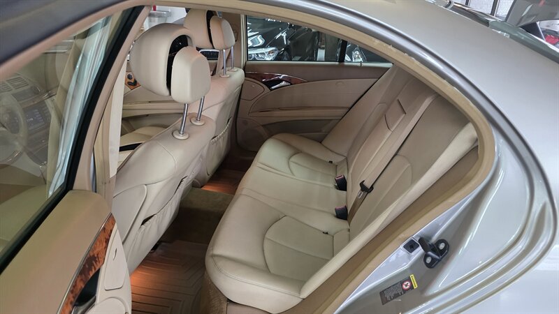 2008 Mercedes-Benz E 350 4MATIC 4DR SEDAN AWD - Photo 19 - Hamilton, OH 45015