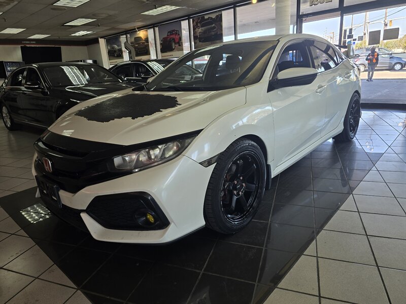 2018 Honda Civic EX 4DR HATCHBACK   - Photo 1 - Hamilton, OH 45015