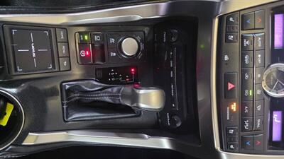 2015 Lexus NX300h   - Photo 18 - Hamilton, OH 45015