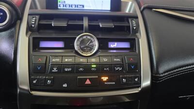 2015 Lexus NX300h   - Photo 17 - Hamilton, OH 45015