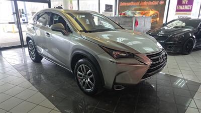 2015 Lexus NX300h   - Photo 4 - Hamilton, OH 45015