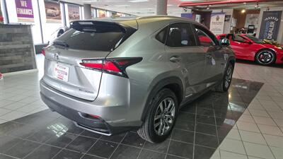 2015 Lexus NX300h   - Photo 6 - Hamilton, OH 45015