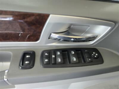 2010 Chrysler Town & Country Touring 4DR MINI-VAN   - Photo 17 - Hamilton, OH 45015